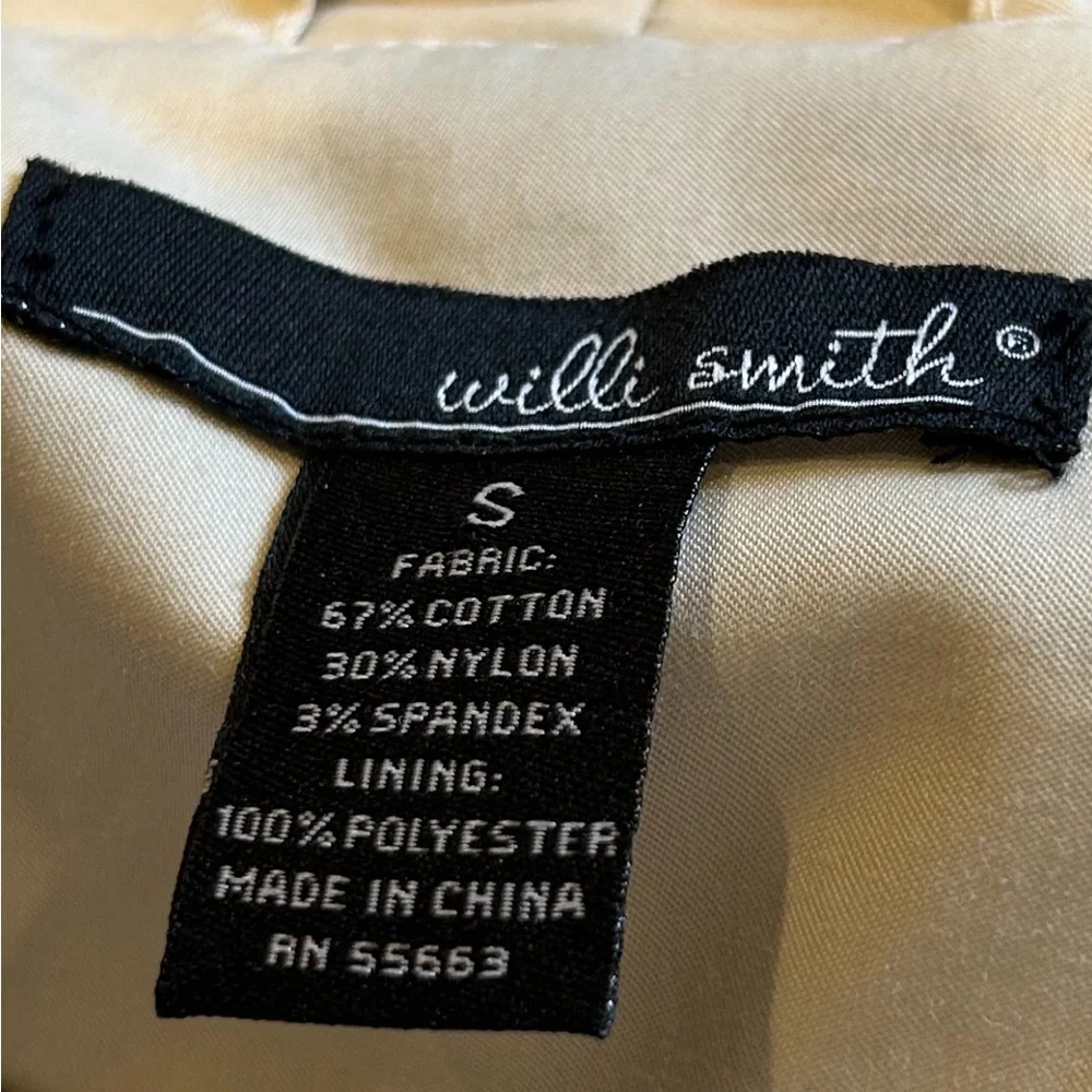 Ladies tan or beige jacket or coat. Spring- Fall. Ruffled collar. Pretty buttons - Picture 6 of 6